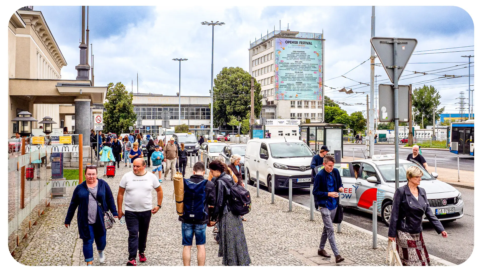 Promocja Open'er Festival w Gdyni - reklama na budynku wielkiego formatu, Grupa RW