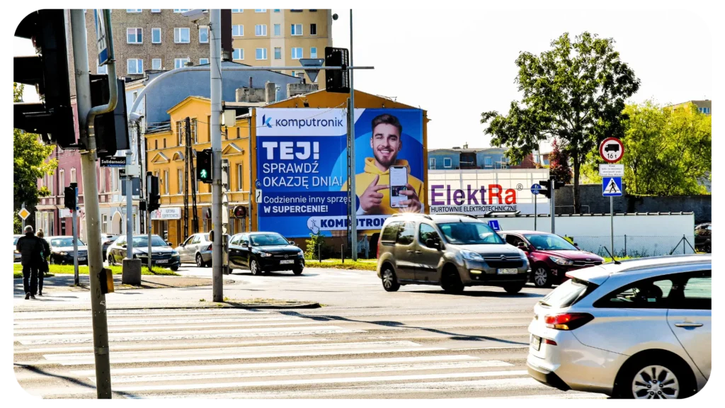 Kampania reklamowa Komputronik w przestrzeni miejskiej Poznania - GRUPA RW