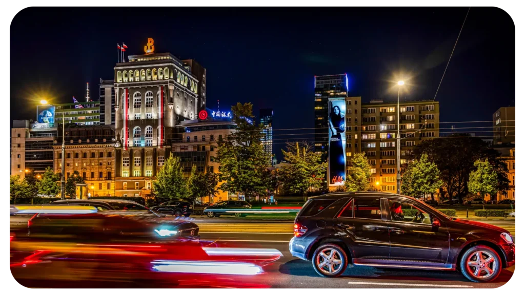 Nośnik wielkoformatowy H&M w ścisłym centrum Warszawy, Grupa RW