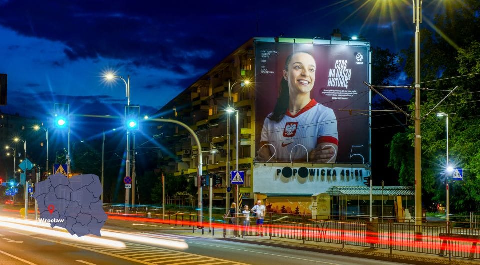 Reklama na elewacji Grupy RW – kobieca drużyna Polski, Wrocław