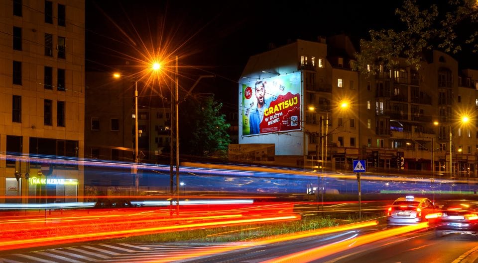 Reklama miejska Duży Ben we Wrocławiu – duży format i lokalizacja o wysokim natężeniu ruchu