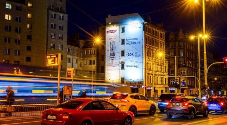 Reklama outdoorowa Sensodyne we Wrocławiu – silna widoczność przy głównej trasie