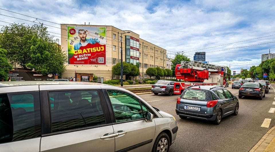 Reklama miejska Duży Ben w Warszawie – wielkoformatowa ekspozycja w ruchliwym punkcie