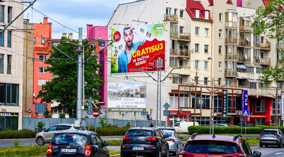 Reklama wielkoformatowa Duży Ben we Wrocławiu – outdoor w centrum miasta